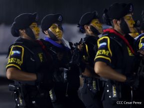 Desfile Policial “Unidad, Fuerza y Victorias” en la Avenida de Bolívar a Chávez