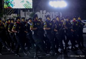 Desfile Policial “Unidad, Fuerza y Victorias” en la Avenida de Bolívar a Chávez