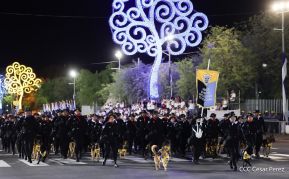 Desfile Policial “Unidad, Fuerza y Victorias” en la Avenida de Bolívar a Chávez