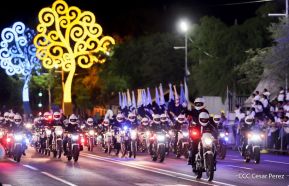 Desfile Policial “Unidad, Fuerza y Victorias” en la Avenida de Bolívar a Chávez