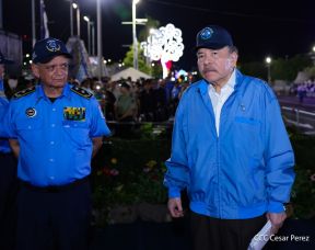 Desfile Policial “Unidad, Fuerza y Victorias” en la Avenida de Bolívar a Chávez