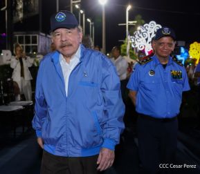Desfile Policial “Unidad, Fuerza y Victorias” en la Avenida de Bolívar a Chávez