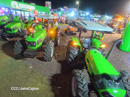 Familias de Managua disfrutan de la Feria Ganadera Navidad 2025