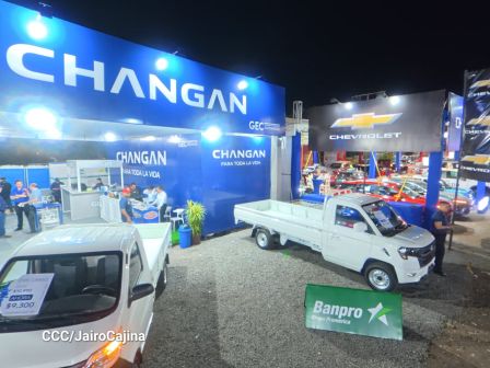 Familias de Managua disfrutan de la Feria Ganadera Navidad 2025