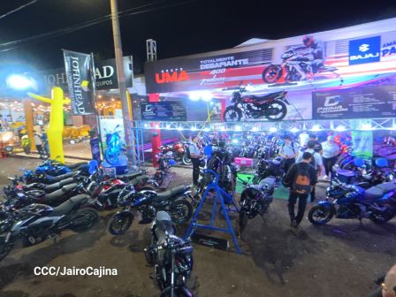 Familias de Managua disfrutan de la Feria Ganadera Navidad 2025