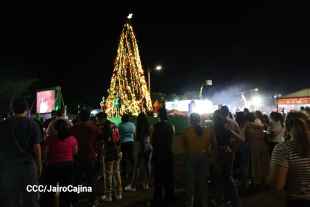 Familias de Managua disfrutan de la Feria Ganadera Navidad 2025