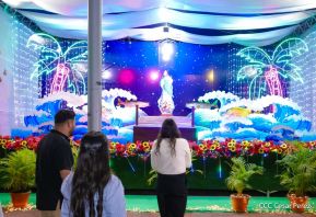 Inauguración de altares en honor a la Inmaculada Concepción de María en la Avenida de Bolívar a Chávez