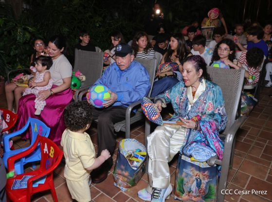 Copresidentes de Nicaragua, comandante Daniel Ortega y Compañera Rosario Murillo celebran la Purísima 