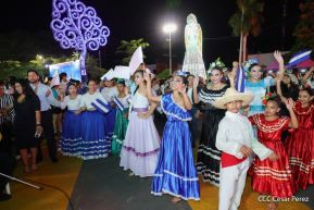 Jóvenes nicaragüenses rinden homenaje a Simón Bolívar con caminata y concierto en Managua