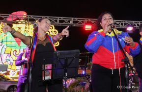 Jóvenes nicaragüenses rinden homenaje a Simón Bolívar con caminata y concierto en Managua