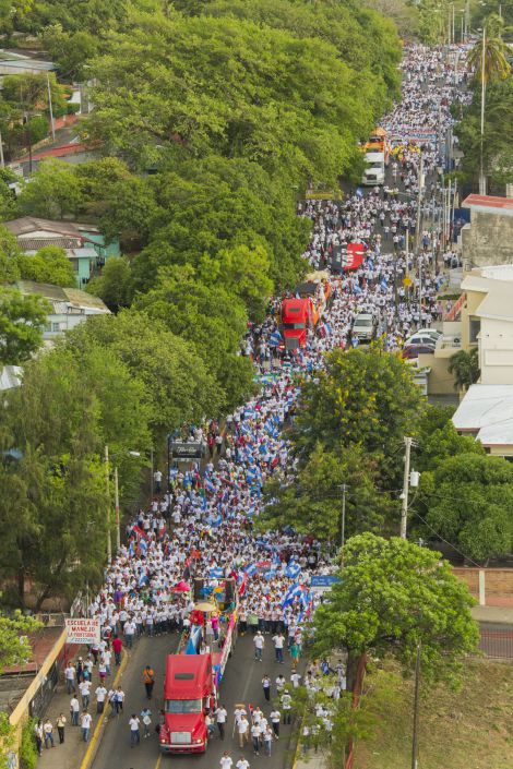 Juventud camina en Amor, Paz y Vida hacia Nuevos Tiempos (FOTOS AÉREAS)