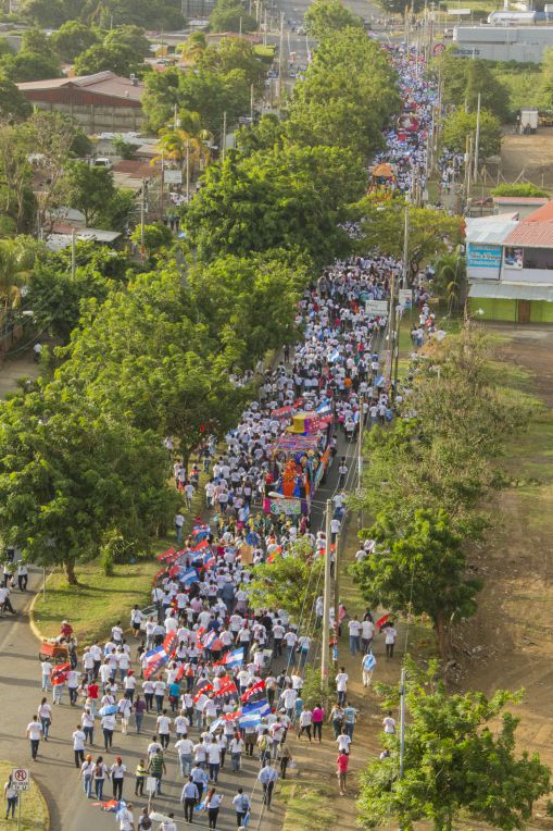 Juventud camina en Amor, Paz y Vida hacia Nuevos Tiempos (FOTOS AÉREAS)