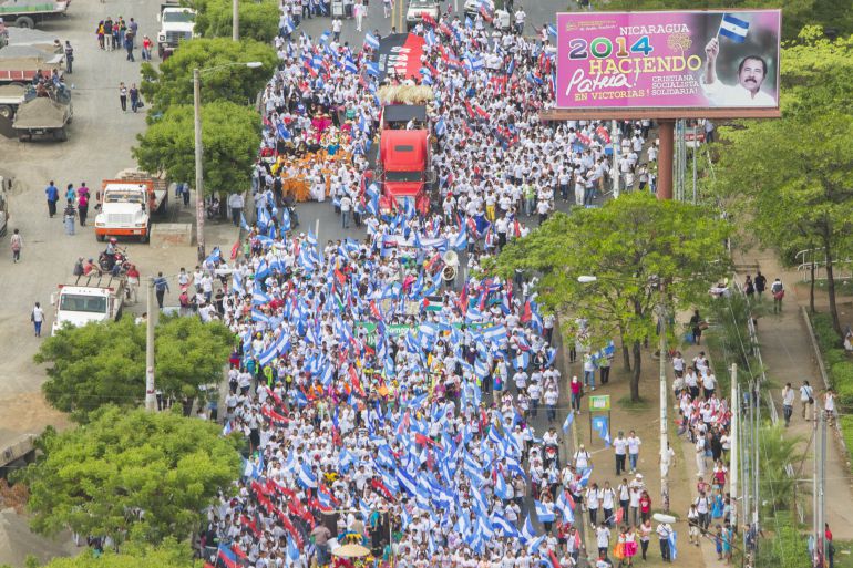 Juventud camina en Amor, Paz y Vida hacia Nuevos Tiempos (FOTOS AÉREAS)