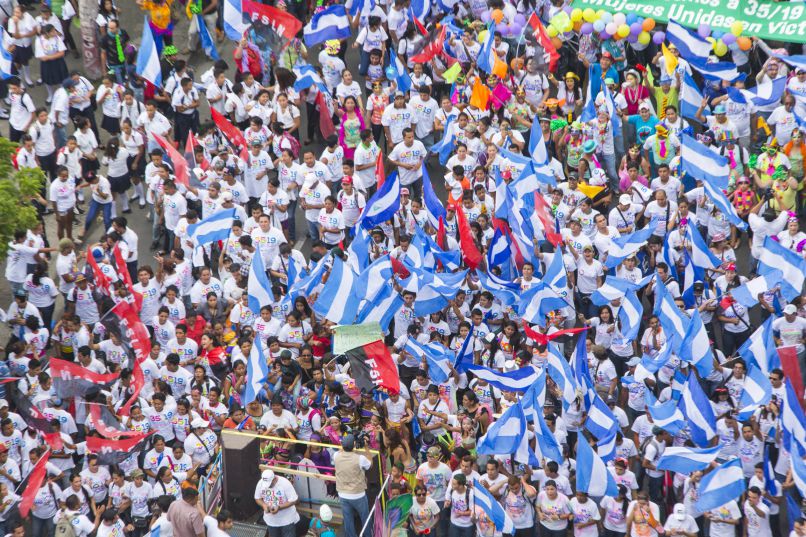Juventud camina en Amor, Paz y Vida hacia Nuevos Tiempos (FOTOS AÉREAS)