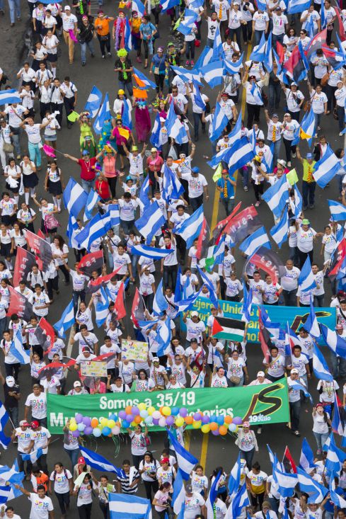 Juventud camina en Amor, Paz y Vida hacia Nuevos Tiempos (FOTOS AÉREAS)
