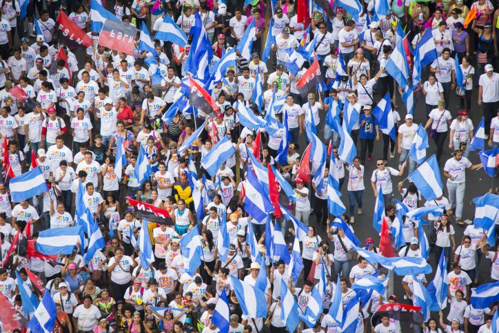 Juventud camina en Amor, Paz y Vida hacia Nuevos Tiempos (FOTOS AÉREAS)
