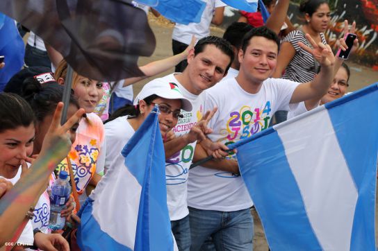 Juventud camina en Amor, Paz y Vida hacia Nuevos Tiempos