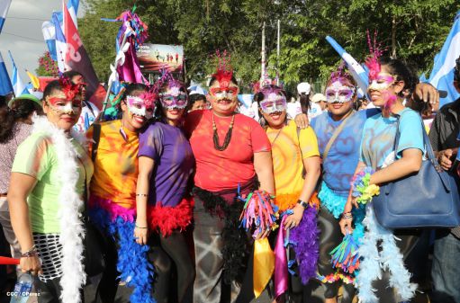 Juventud camina en Amor, Paz y Vida hacia Nuevos Tiempos