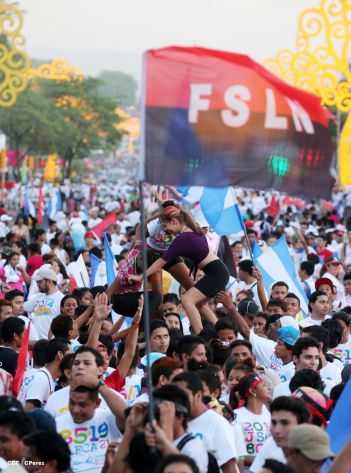 Juventud camina en Amor, Paz y Vida hacia Nuevos Tiempos