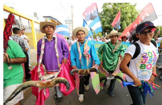Juventud camina en Amor, Paz y Vida hacia Nuevos Tiempos