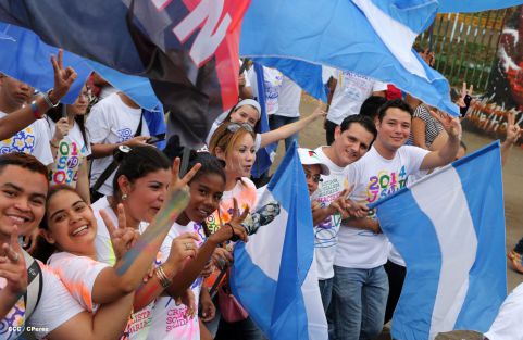 Juventud camina en Amor, Paz y Vida hacia Nuevos Tiempos