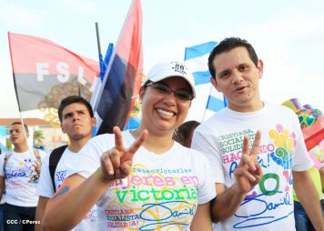 Juventud camina en Amor, Paz y Vida hacia Nuevos Tiempos
