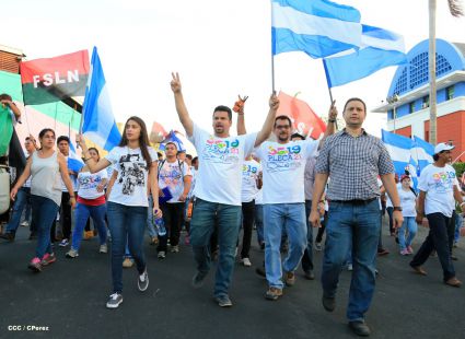Juventud camina en Amor, Paz y Vida hacia Nuevos Tiempos