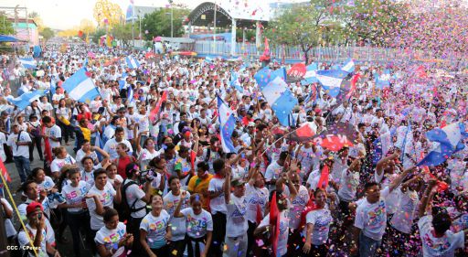 Juventud camina en Amor, Paz y Vida hacia Nuevos Tiempos