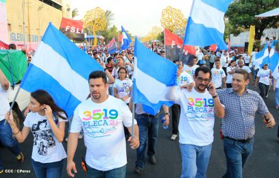 Juventud camina en Amor, Paz y Vida hacia Nuevos Tiempos
