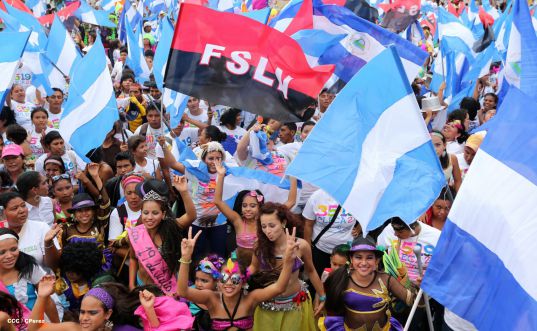 Juventud camina en Amor, Paz y Vida hacia Nuevos Tiempos