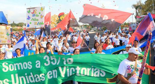 Juventud camina en Amor, Paz y Vida hacia Nuevos Tiempos
