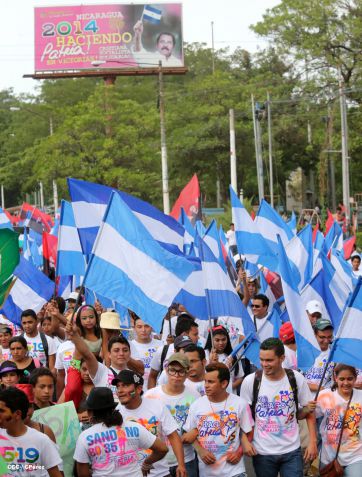 Juventud camina en Amor, Paz y Vida hacia Nuevos Tiempos
