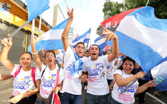 Juventud camina en Amor, Paz y Vida hacia Nuevos Tiempos