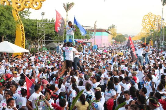 Juventud camina en Amor, Paz y Vida hacia Nuevos Tiempos