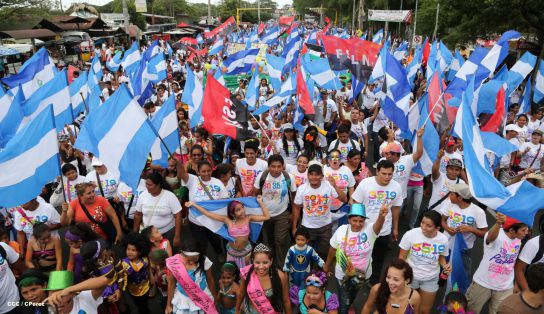 Juventud camina en Amor, Paz y Vida hacia Nuevos Tiempos