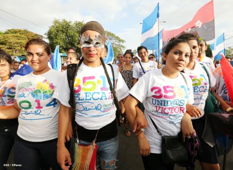 Juventud camina en Amor, Paz y Vida hacia Nuevos Tiempos