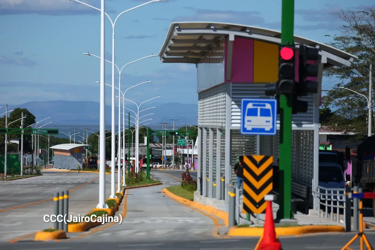 Entrega del Tramo Cuatro de la Pista Héroes de la Insurrección