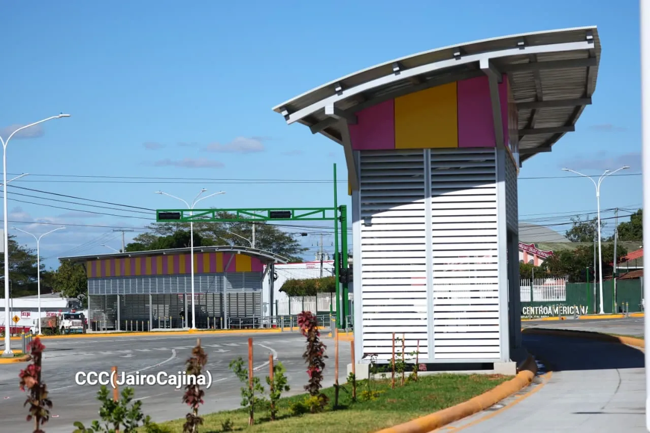 Entrega del Tramo Cuatro de la Pista Héroes de la Insurrección