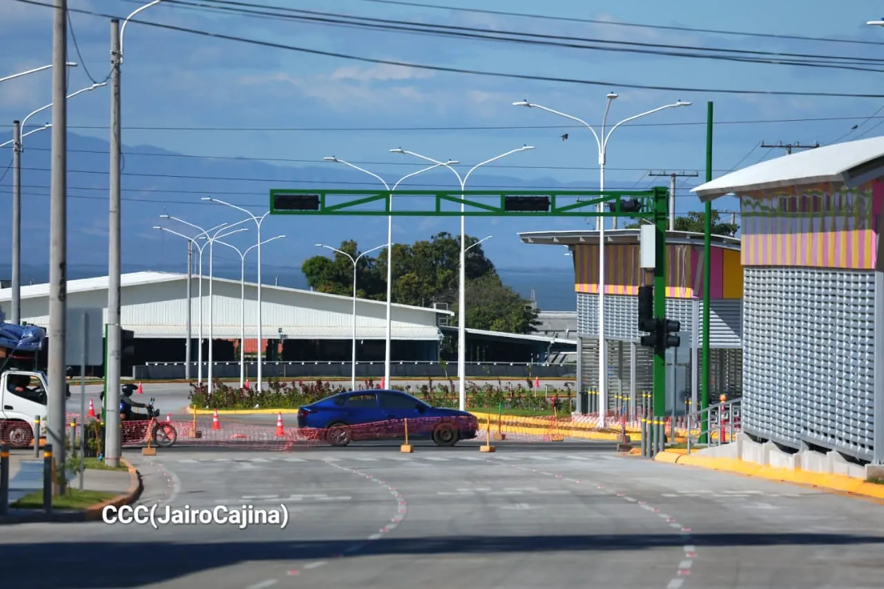 Entrega del Tramo Cuatro de la Pista Héroes de la Insurrección