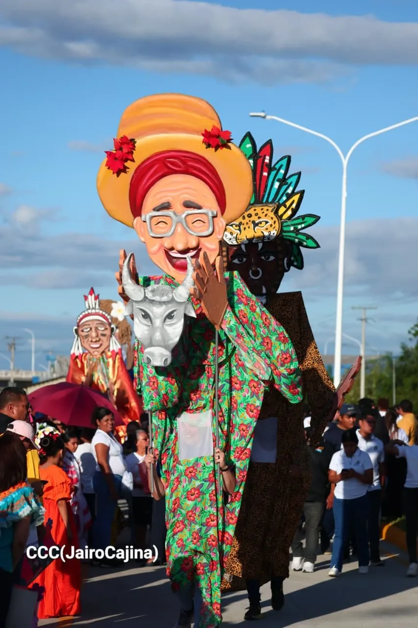 Entrega del Tramo Cuatro de la Pista Héroes de la Insurrección