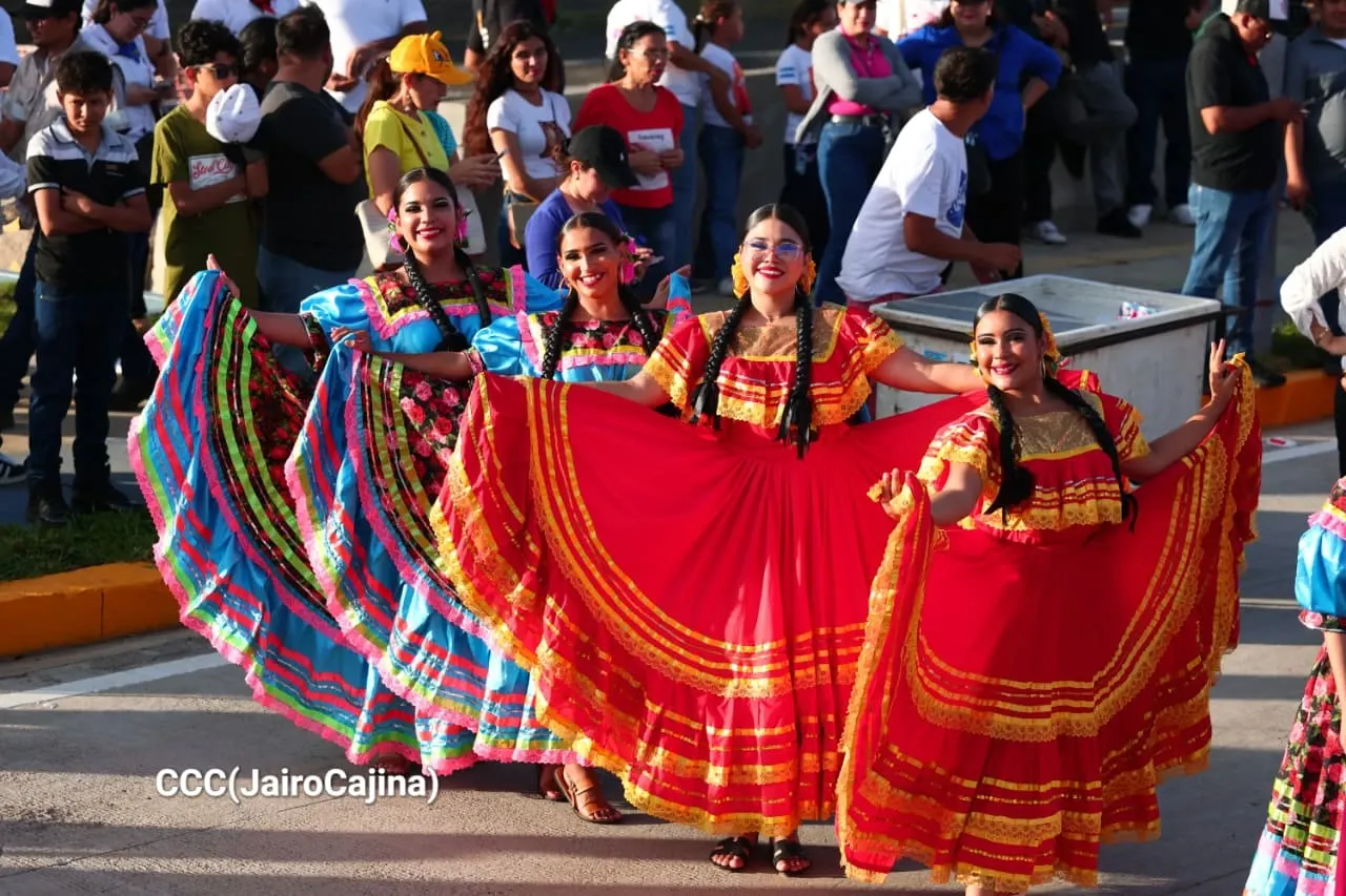 Entrega del Tramo Cuatro de la Pista Héroes de la Insurrección