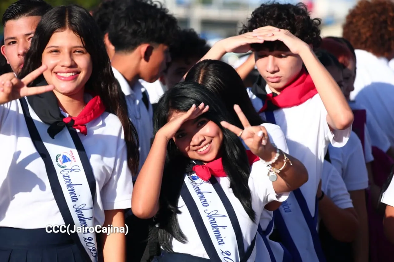 Entrega del Tramo Cuatro de la Pista Héroes de la Insurrección