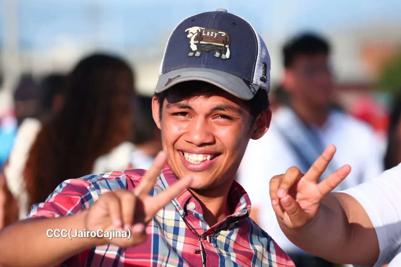 Entrega del Tramo Cuatro de la Pista Héroes de la Insurrección