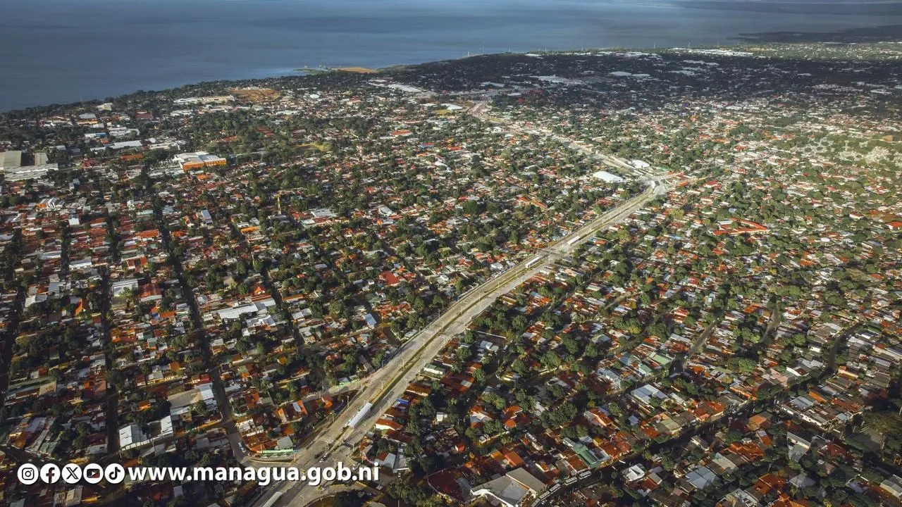Entrega del Tramo Cuatro de la Pista Héroes de la Insurrección