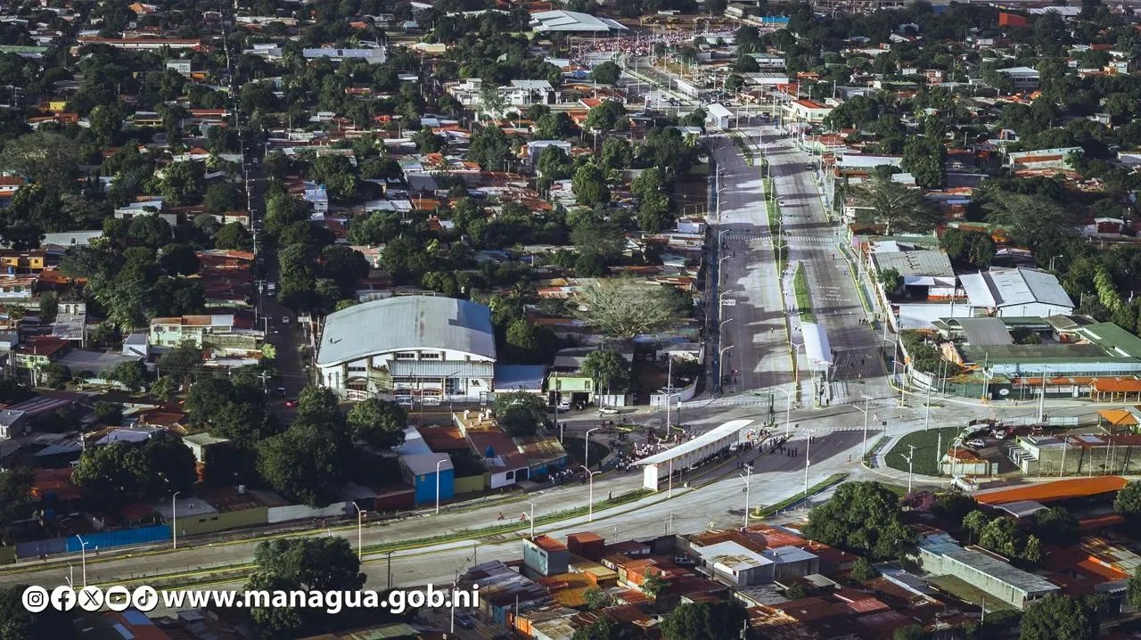Entrega del Tramo Cuatro de la Pista Héroes de la Insurrección