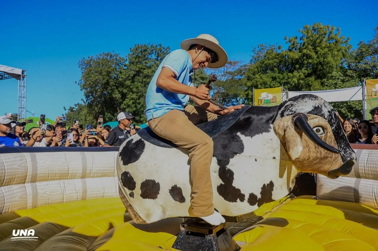 Universidades reciben a estudiantes de nuevo ingreso