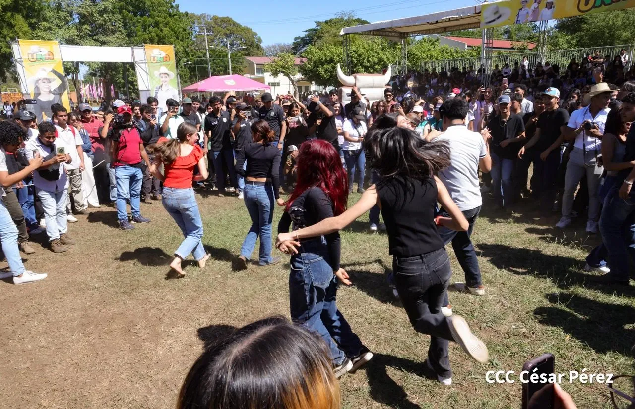 Universidades reciben a estudiantes de nuevo ingreso