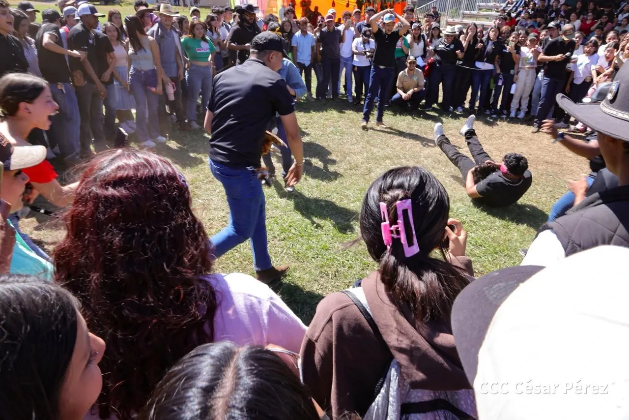 Universidades reciben a estudiantes de nuevo ingreso