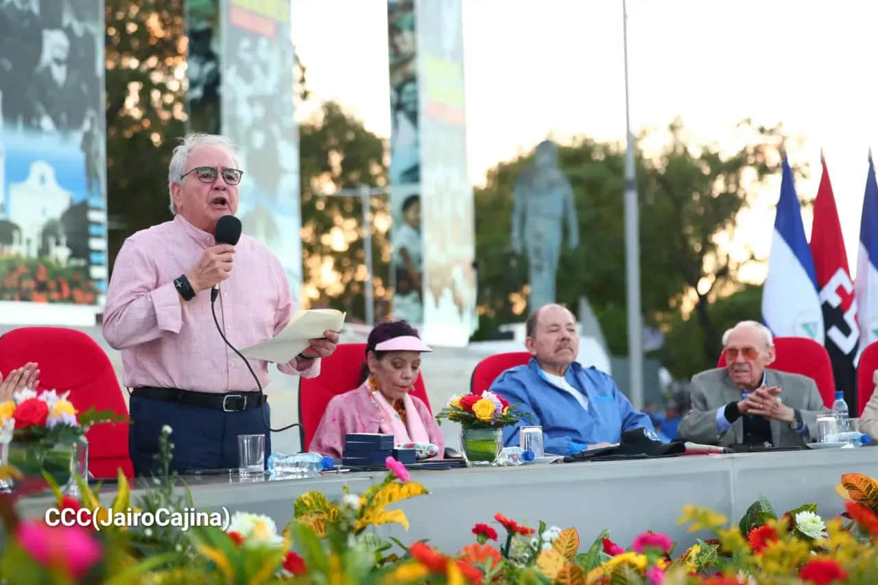 Entrega de primera Medalla de Reconciliación y Paz Cardenal Miguel Obando