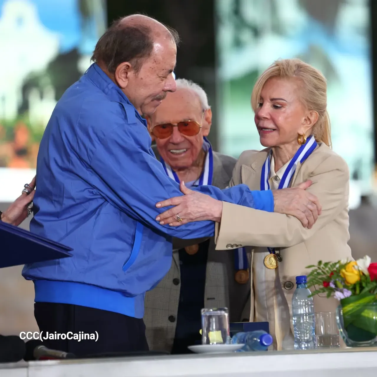 Entrega de primera Medalla de Reconciliación y Paz Cardenal Miguel Obando